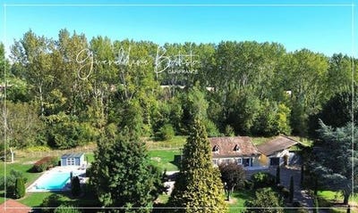 /international/fr/montpon-menesterol-aquitaine-310100174680/