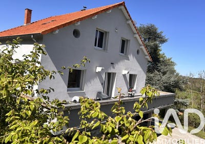 /international/fr/orcines-auvergne-310107293492/