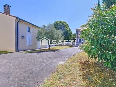 /international/fr/saint-yzans-de-medoc-aquitaine-310101446218/?lang=en