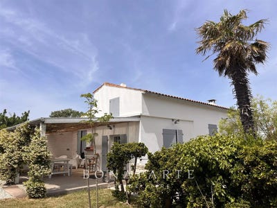 /international/fr/saint-clement-des-baleines-charente-310119636757/