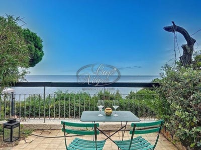 /international/fr/rayol-canadel-sur-mer-provence-alpes-cote-d-azur-120095858108/