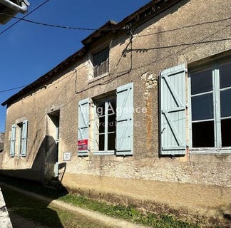 /international/fr/angles-sur-l-anglin-charente-310107274398/