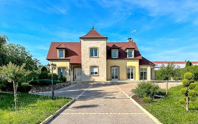 /international/fr/luxeuil-les-bains-franche-comte-310106424488/