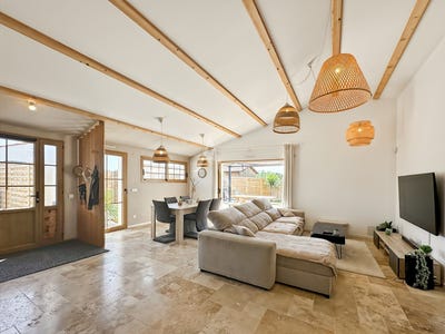 /international/fr/le-perrier-pays-de-la-loire-310108940092/
