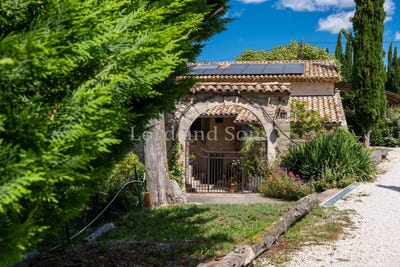 /international/fr/montbrun-les-bains-rhone-120093392609/