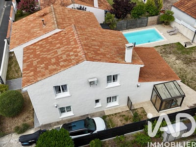 /international/fr/saintes-charente-310108052996/