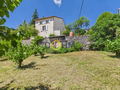 /international/fr/aiguilhe-auvergne-310108788600/