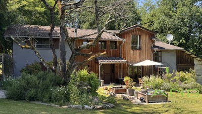 /international/fr/rochechouart-limousin-310108456044/