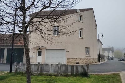 /international/fr/le-mayet-de-montagne-auvergne-310108994746/