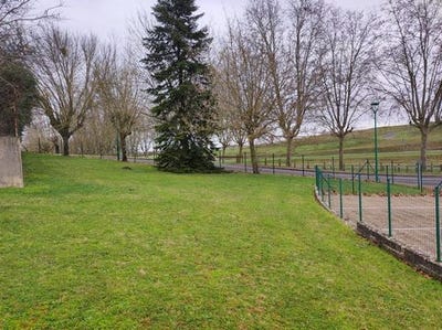 /international/fr/saint-georges-les-baillargeaux-charente-310107220708/