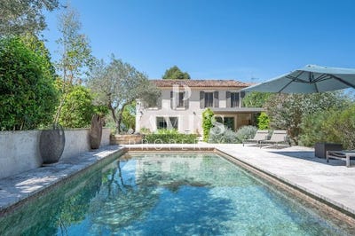 /international/fr/saint-etienne-du-gres-provence-alpes-cote-d-azur-310108670600/