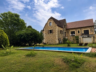 /international/fr/saint-cyprien-aquitaine-310108596571/