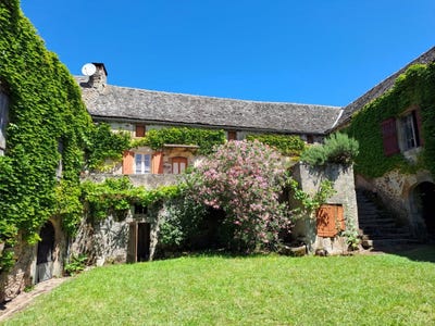 /international/fr/najac-midi-pyrenees-310108596688/