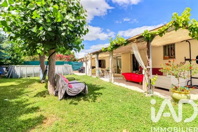 /international/fr/calvisson-languedoc-roussillon-310108419852/?lang=it