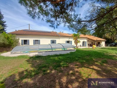 /international/fr/baignes-sainte-radegonde-charente-310110164963/
