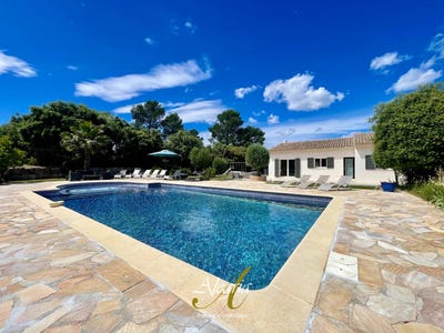 /international/fr/lorgues-hh-15437195-lorgues-provence-alpes-cote-d-azur-310100959780/