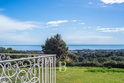 /international/fr/biot-provence-alpes-cote-d-azur-310104233296/