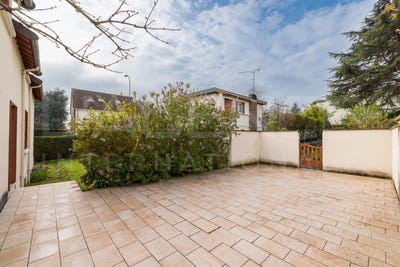 /international/fr/21-rue-du-haut-chapelet-saint-germain-en-laye-ile-de-france-310106973501/