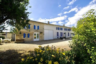 /international/fr/gemozac-charente-310108088457/