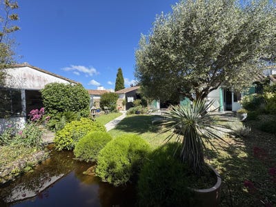 /international/fr/loix-charente-310109219359/