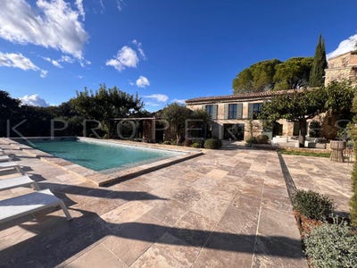 /international/fr/gordes-provence-alpes-cote-d-azur-310098471580/?lang=es