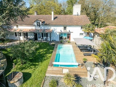 /international/fr/coulon-charente-310107069883/
