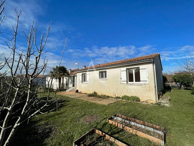 /international/fr/saintes-charente-310108862768/