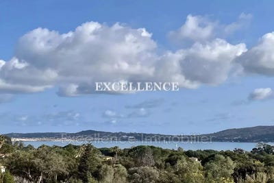 /international/fr/grimaud-provence-alpes-cote-d-azur-120095469131/
