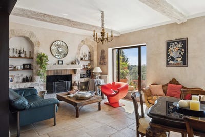 /international/fr/chateauneuf-grasse-hh-15347178-chateauneuf-grasse-provence-alpes-cote-d-azur-310100958394/
