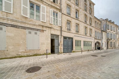 /international/fr/la-rochelle-franche-comte-310107970234/