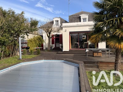/international/fr/bourges-centre-val-de-loire-310105374061/