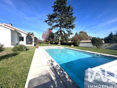 /international/fr/saint-pierre-du-mont-burgundy-310103686258/