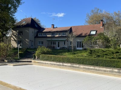 /international/fr/paray-le-monial-burgundy-310108317750/