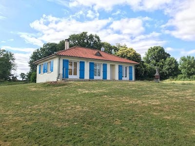 /international/fr/la-foret-sur-sevre-charente-310100786600/