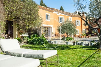 /international/fr/roaix-provence-alpes-cote-d-azur-310106128754/