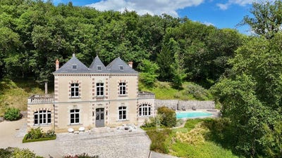 /international/fr/chinon-centre-val-de-loire-310104283832/