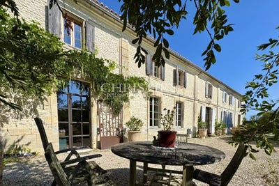 /international/fr/vanzac-charente-310100546199/