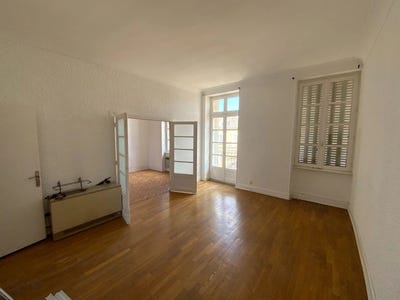 /international/fr/le-creusot-burgundy-310098839754/
