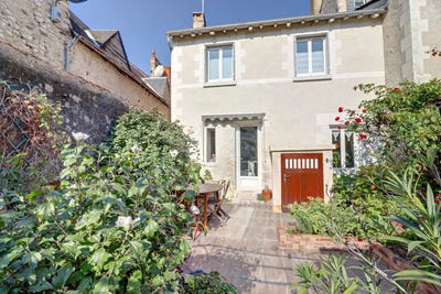 /international/fr/blois-centre-val-de-loire-310108376308/
