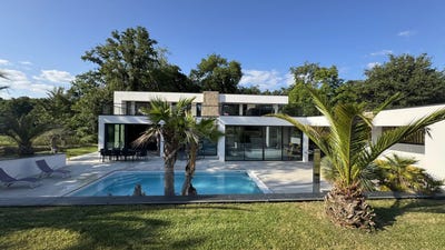 /international/fr/vannes-brittany-310100238125/
