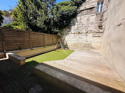 /international/fr/saintes-charente-310108832899/