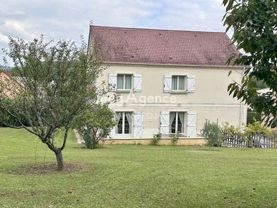 /international/fr/courtois-sur-yonne-burgundy-310102607638/