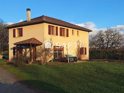 /international/fr/saint-aubin-de-nabirat-aquitaine-310105103497/