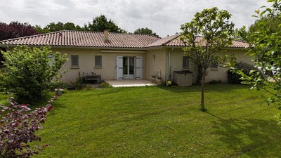 /international/fr/poussignac-aquitaine-310101376053/