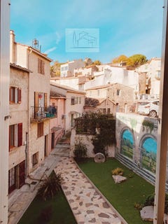 /international/fr/callas-provence-alpes-cote-d-azur-310100760277/