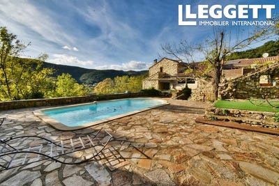 /international/fr/ferrieres-poussarou-languedoc-roussillon-120087611096/