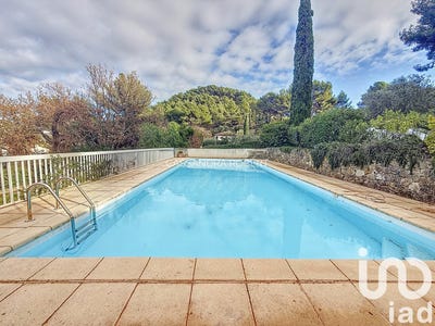 /international/fr/le-beausset-provence-alpes-cote-d-azur-310098371180/