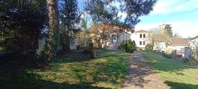 /international/fr/confolens-charente-310108649669/