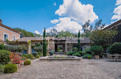 /international/fr/uzes-languedoc-roussillon-310101182183/?lang=zh-tw