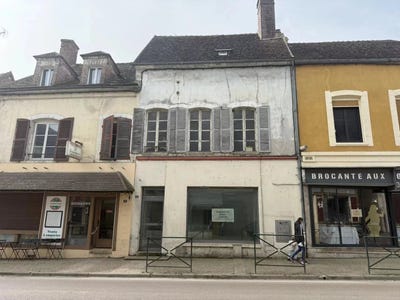 /international/fr/brienon-sur-armancon-burgundy-310105629810/